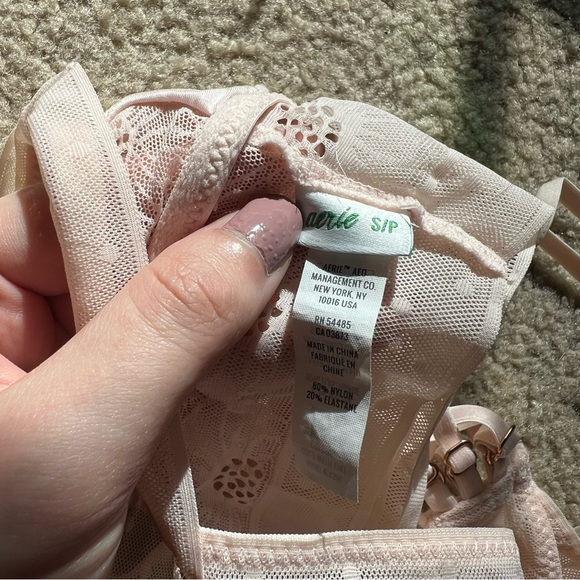 Lacy Bralette - Picture 4 of 5